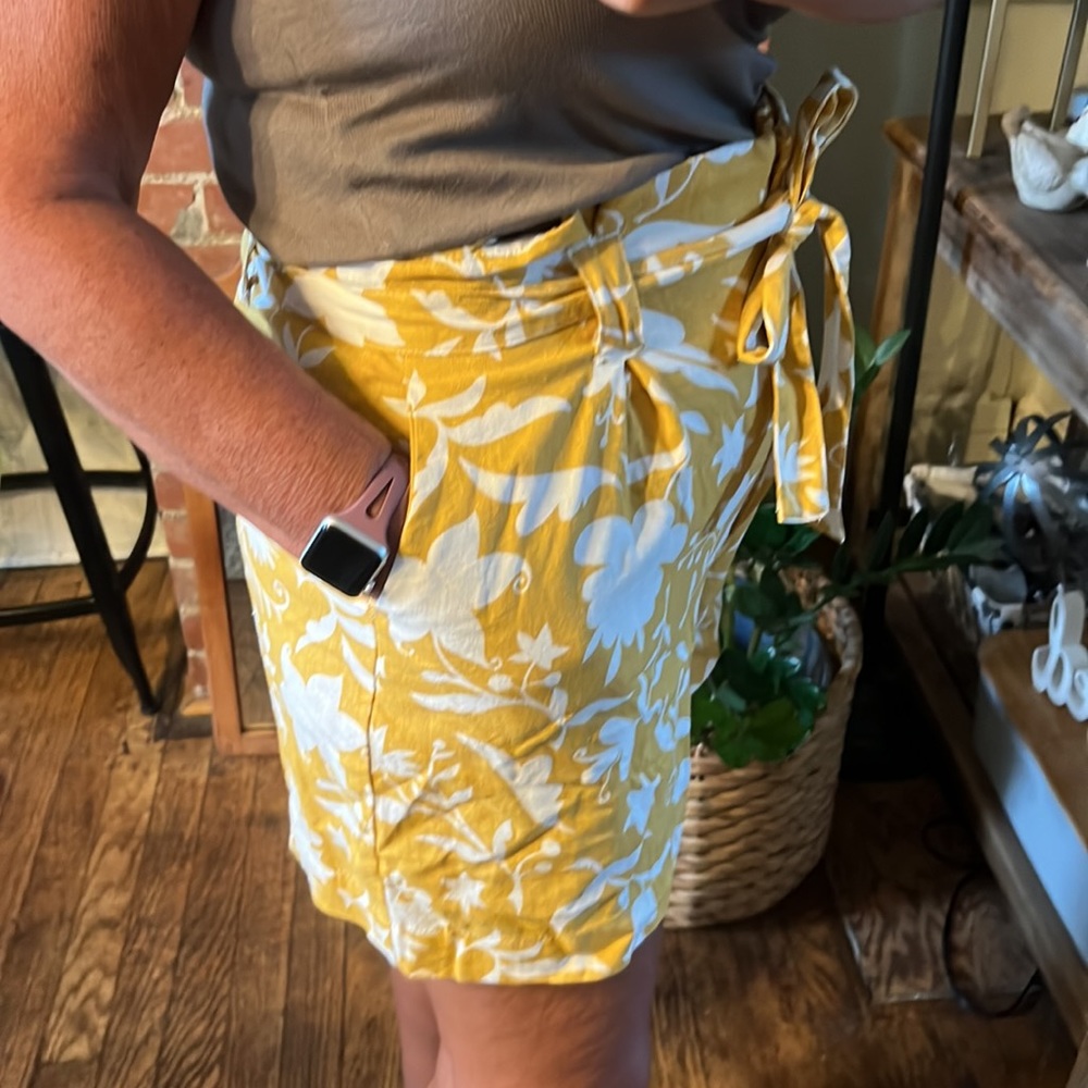 Rachel Zoe Baggy Shorts w/Tie - EUC